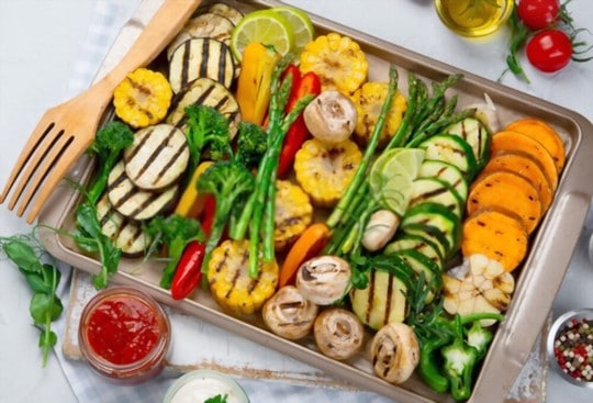 Vegetable platter with ranch dressing