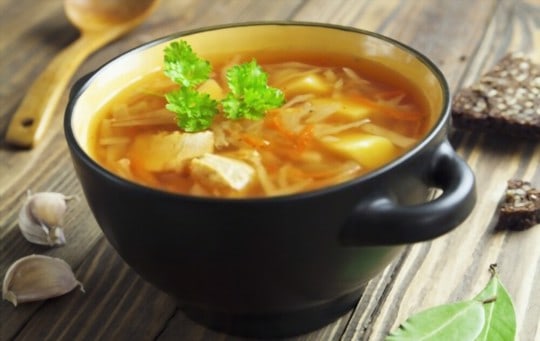 Πώς να ξεπαγώσετε και να ζεστάνετε κατεψυγμένη σούπα λάχανου