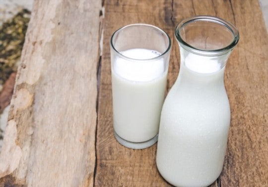Πώς να καταλάβετε εάν το νωπό γάλα είναι κακό